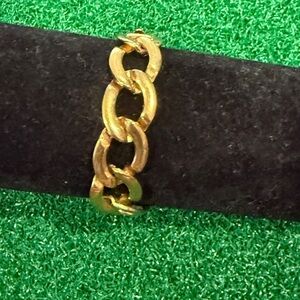 Elegant Gold Chain Bracelet